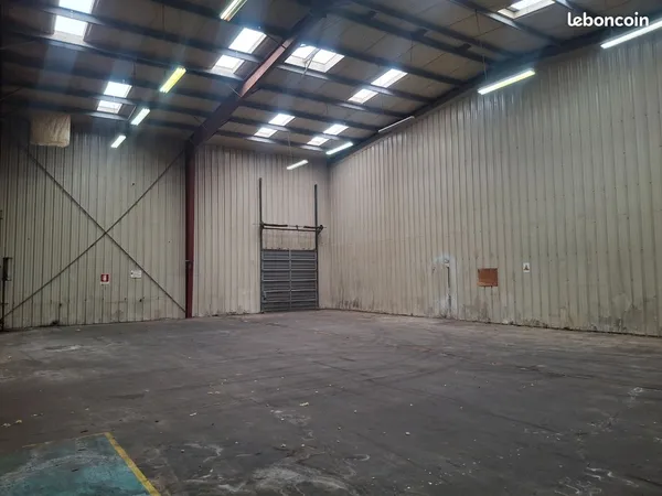 Dépôt, bâtiment de stockage et activités