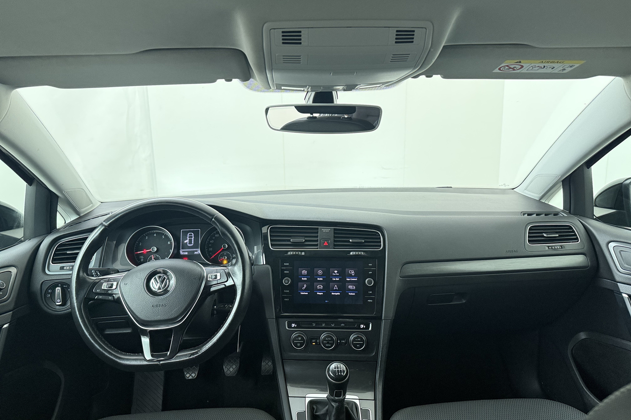 Volkswagen Golf 7 — photo 9