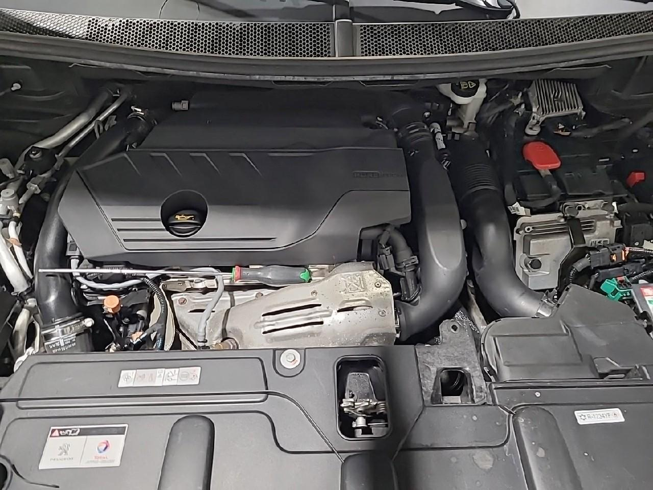 Peugeot 3008 hybrid4 300 e-eat8 gt — photo 15