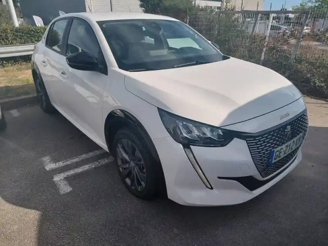 Peugeot 208 electrique 50 kwh 136ch