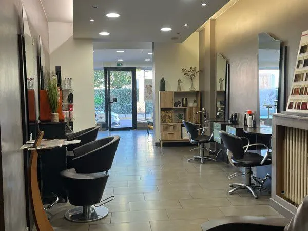 Salon de coiffure / ou pas de porte