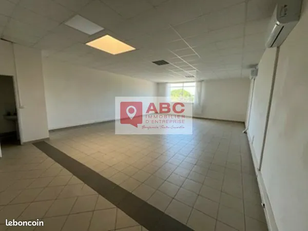 Bureaux 77 m² LE CRES