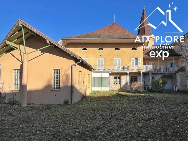 Appartement de 84m² avec jardin de 303m² à rénover