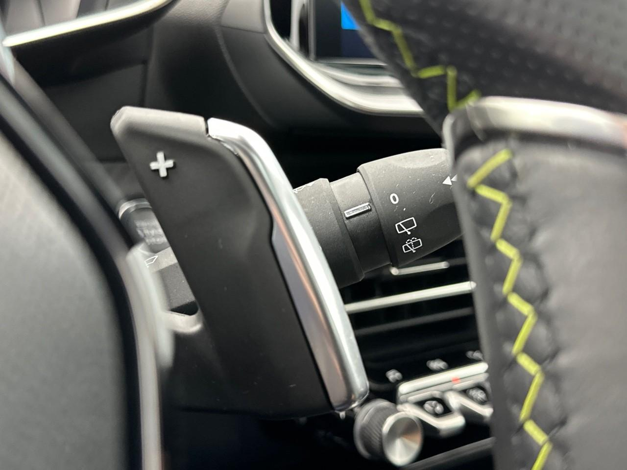 Peugeot 208 puretech 100 s&s eat8 gt — photo 18