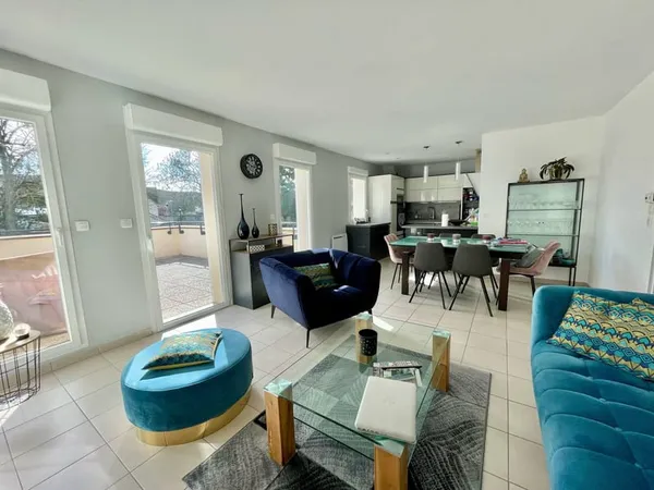 Superbe appartement de 4 pièces avec terrasse de 22.50 m2 à