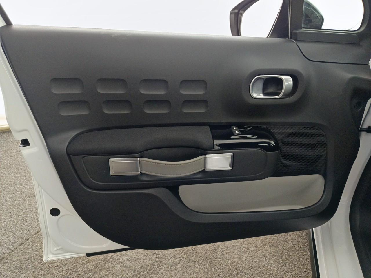 Citroën C3 puretech 110 s&s eat6 shine — photo 19