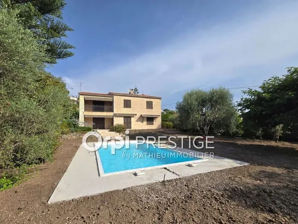 Maison 8 pièces 245 m²