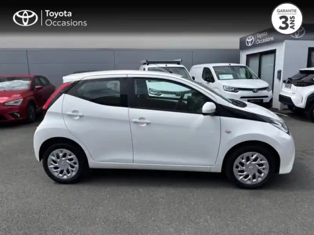 Toyota Aygo 1.0 vvt-i 72ch x-play 5p my21 — photo 9