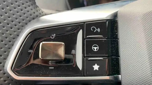 Mg Zs 1.5 l hybrid+ 197 ch — photo 28