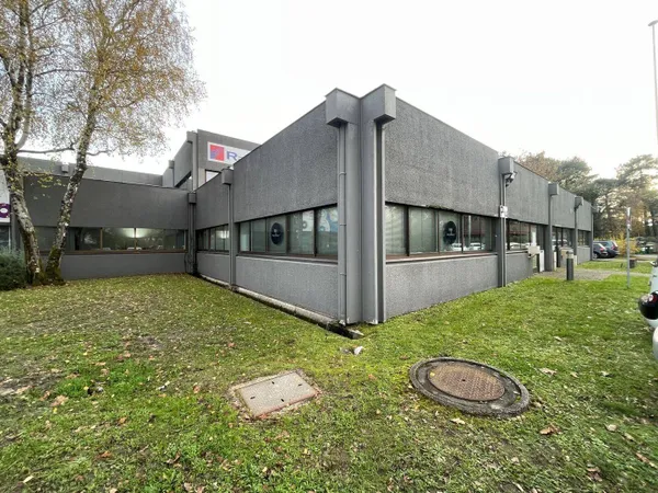 Bureaux 290 m²