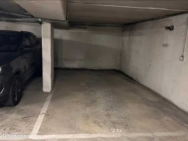 Stationnement Location Carnoux-en-Provence  23m² 120€