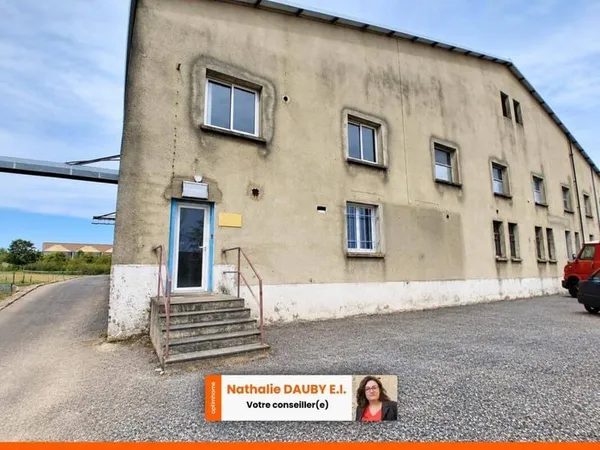 Boutique 3 pièces 1560 m²