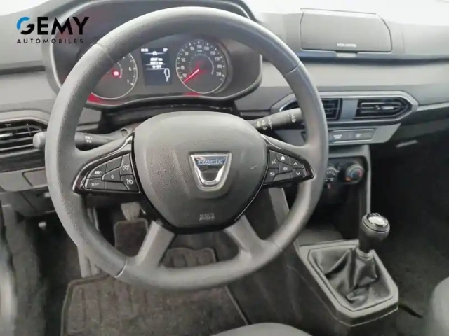 Dacia Sandero sce 65 — photo 48