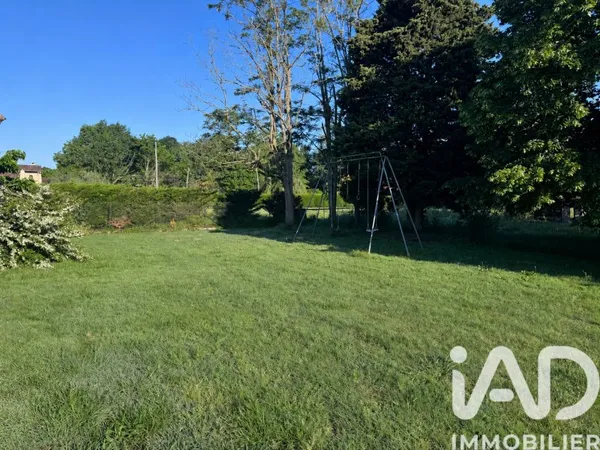 Terrain 654 m²
