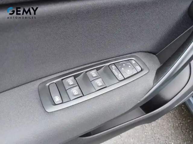 Renault Megane mégane iv berline blue dci 115 — photo 12