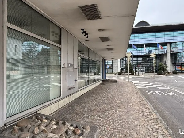 Locaux 576 m² - MONTBELIARD centre