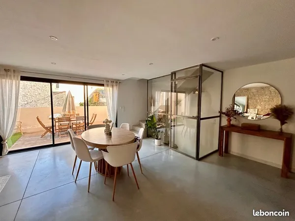 Maison de village avec garage rénovée