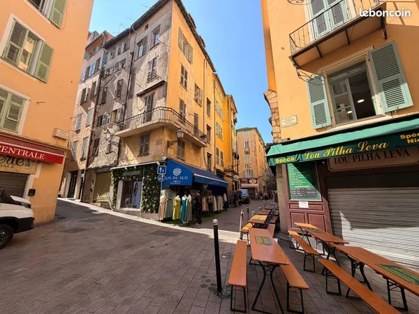 Prêt-à-porter 55 m² Nice
