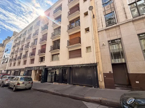 Paris 8 ème / Champs-Elysées, parking sécurisé avec gardien - rue d'Artois