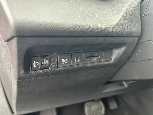 Peugeot 308 phev 180 e-eat8 — photo 41