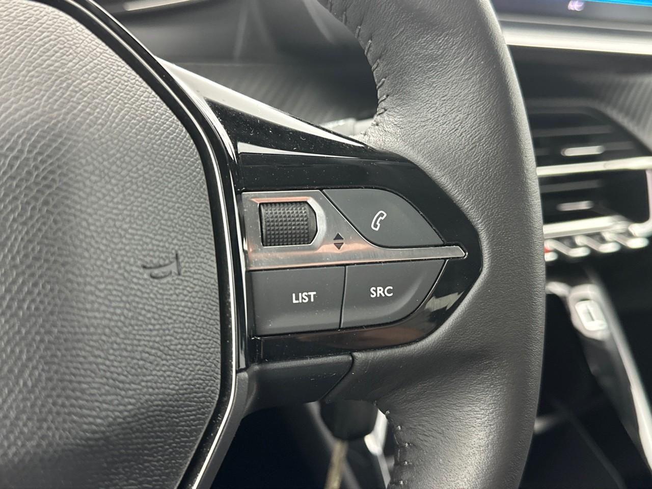 Peugeot 208 puretech 100 s&s bvm6 style — photo 19