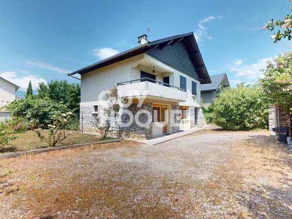 Maison 9 pièces à vendre à Jacob-Bellecombette - Investissement idéal