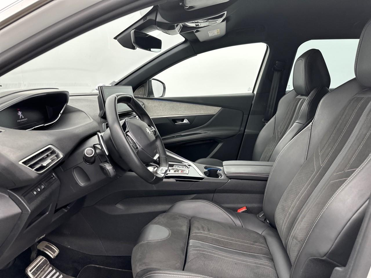 Peugeot 3008 puretech 130ch s&s eat8 gt pack — photo 9