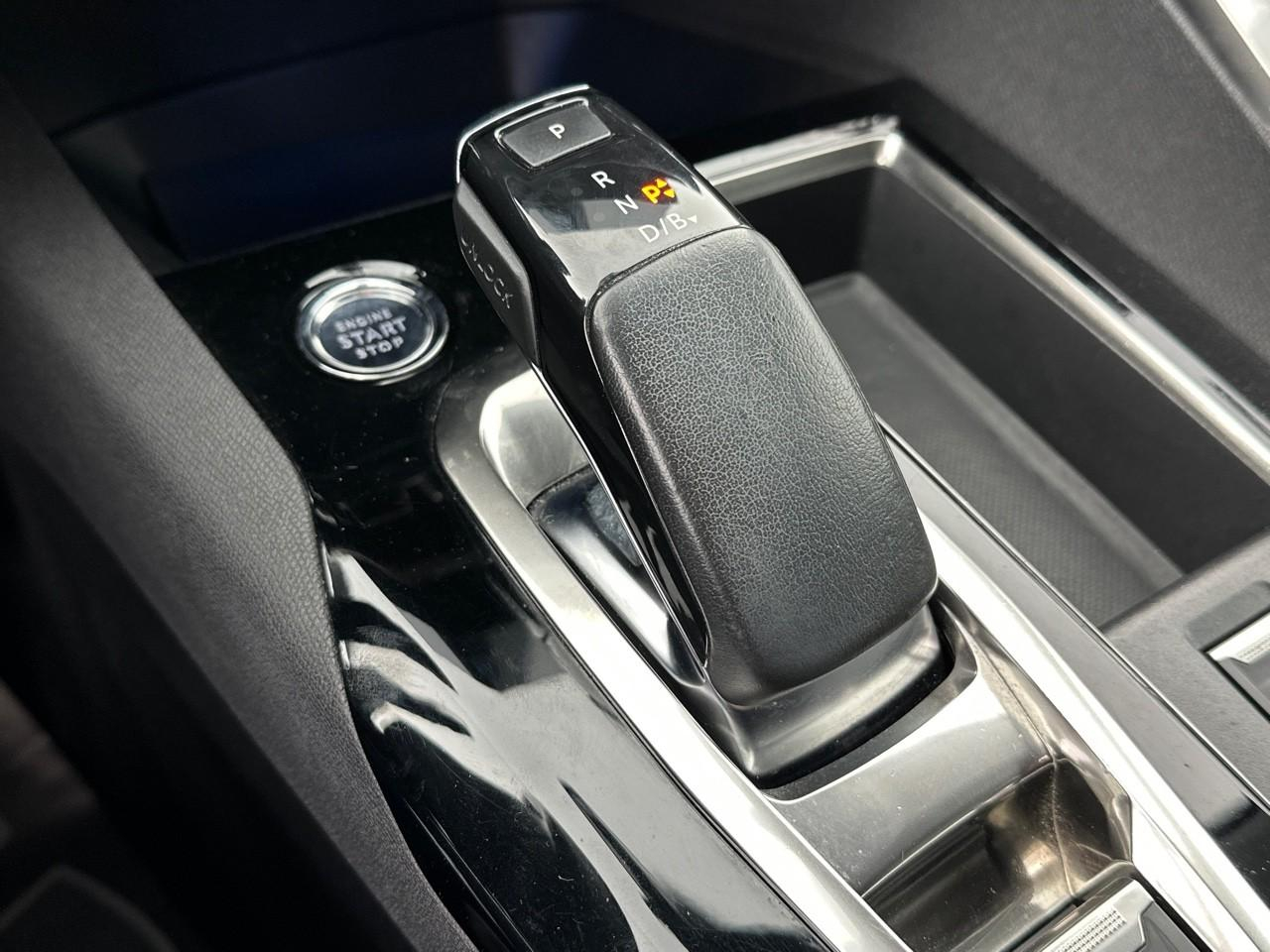 Peugeot 3008 hybrid 225 e-eat8 allure pack — photo 29
