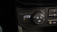 Jeep Renegade 1.3 GSE T4 150ch Brooklyn Edition BVR6 — photo 32