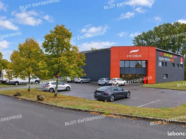 Local d'activité 1 726 m²