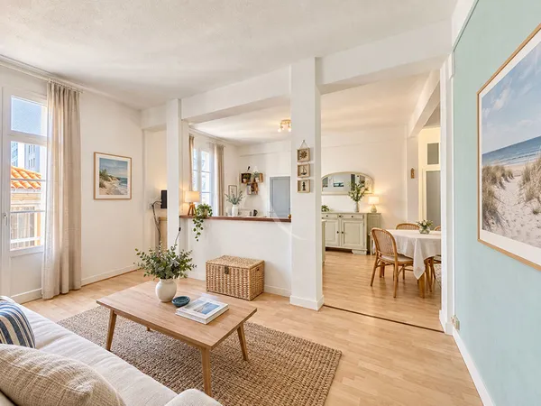 LES SABLES D'OLONNE À 30 MÈTRES DU REMBLAI UN PIED-À-TERRE D'EXCEPTION