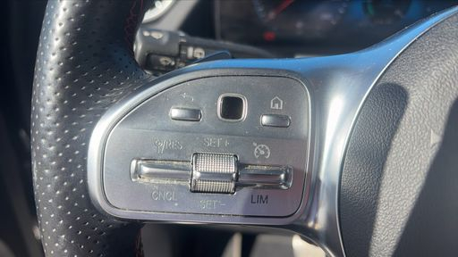 Mercedes Classe GLA 200 d 150 8G-DCT - AMG Line – 2022 – 89814 km – Diesel – Boîte Automatique — photo 3