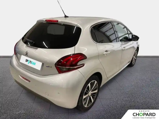 Peugeot 208 1.2 puretech 110ch s&amp;s eat6 — photo 3