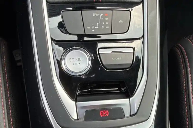 Peugeot 308 1.2 puretech 130ch s&amp;s eat6 — photo 19