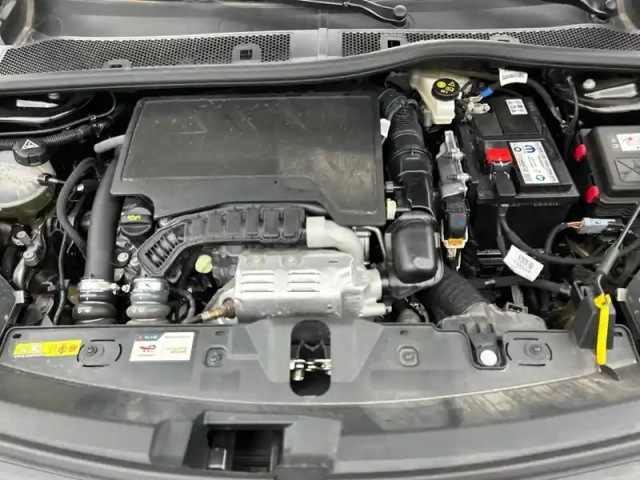 Peugeot 2008 puretech 130 s&amp;s eat8 — photo 60