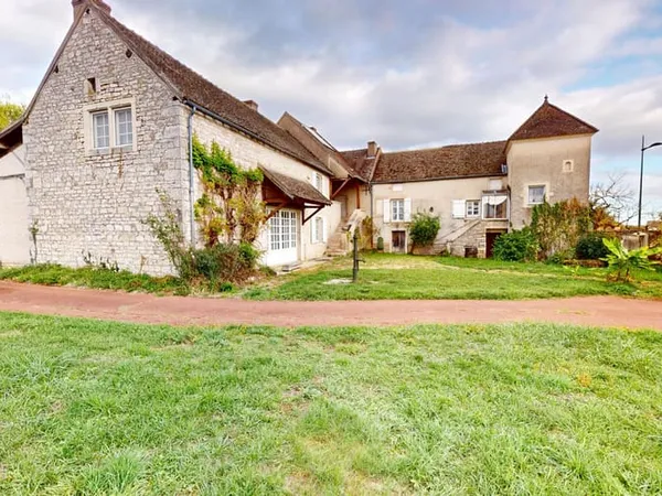 Maison 8 pièces 296 m²