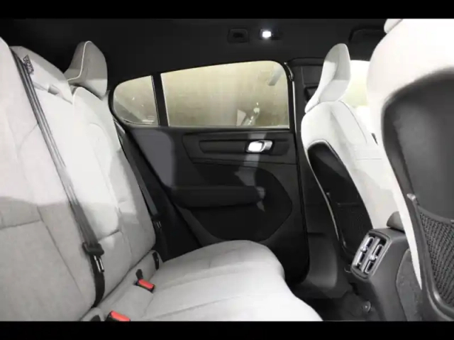 Volvo C40 recharge extended range 252ch ultimate — photo 12