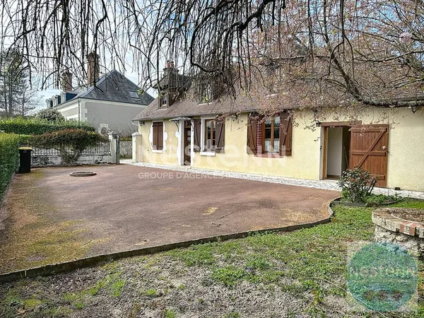 Cheverny ? Maison familiale avec 961 m² de terrain et potentiel d'agrandissement
