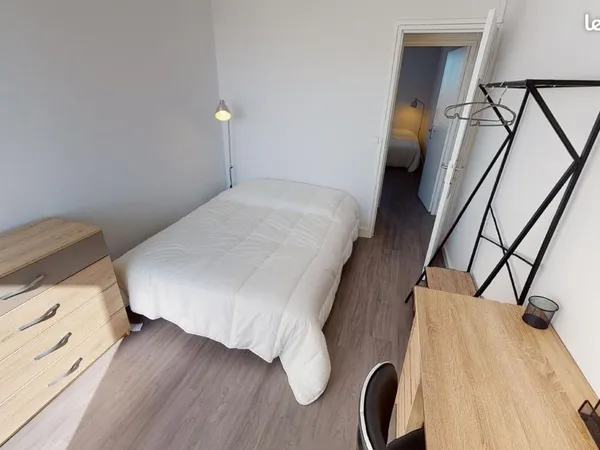 Chambre 7 pièces 99 m²
