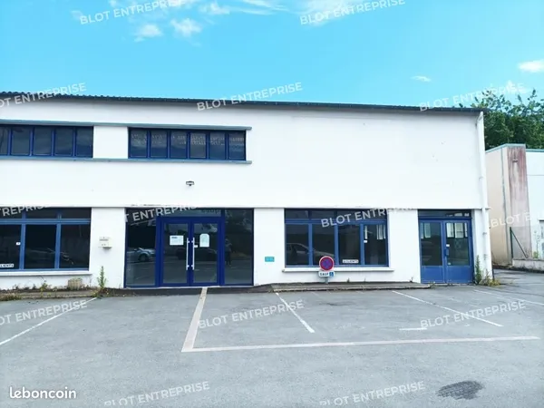 Local commercial 300 m²