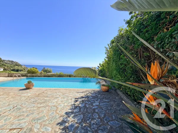 Maison 6 pièces 261 m²