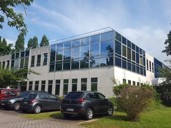 Bureau 200 m²