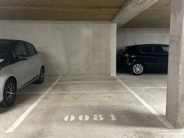 🚗 Place de parking privée - Cité du Cinéma - Saint-Denis