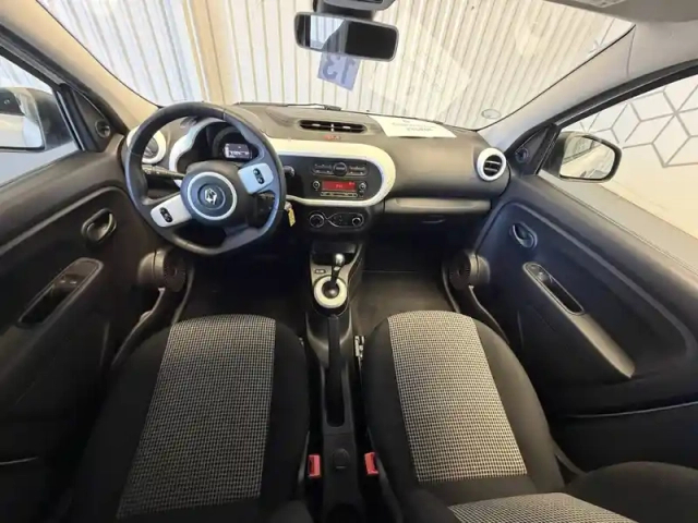 Renault Twingo iii e-tech — photo 10