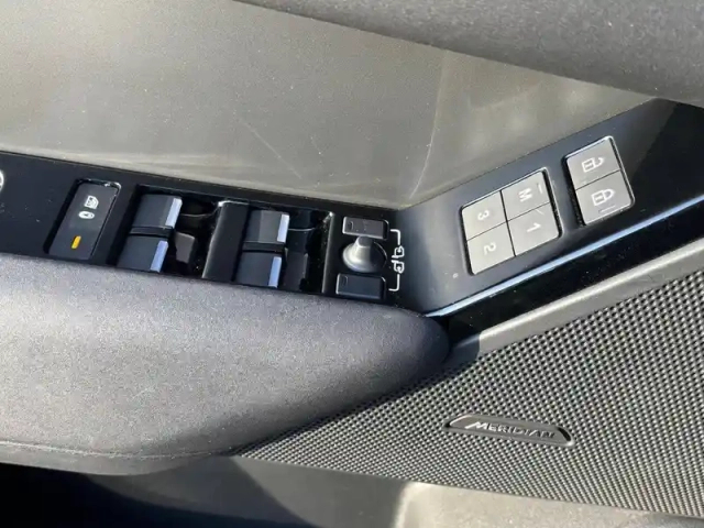 Land Rover Range Rover velar 2.0l p400e phev 404ch awd bva — photo 8