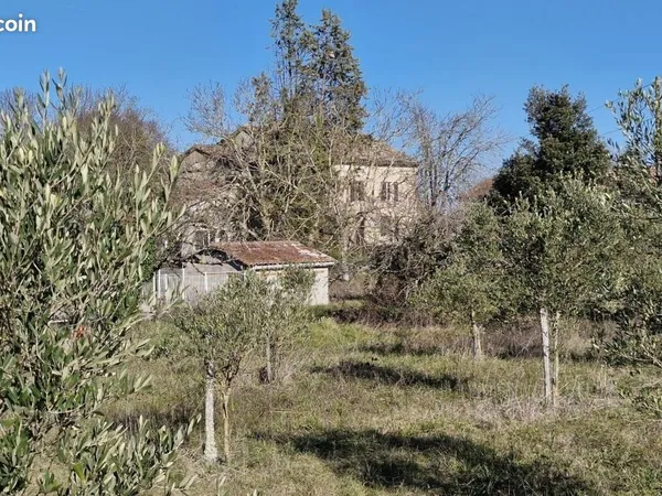 Maison 10 pièces 314 m²