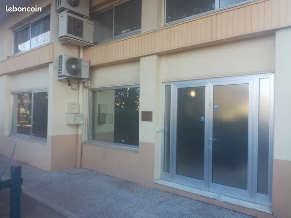 À louer - Bureaux climatisés de 65 m² - Fréjus