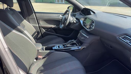 Peugeot 308 1.2 PureTech 130 EAT8 - GT – 2021 – 74274 km – Essence – Boîte Automatique — photo 32
