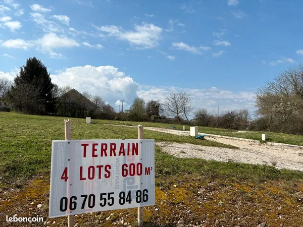 DERNIER LOT 592 m2 CHIMILIN