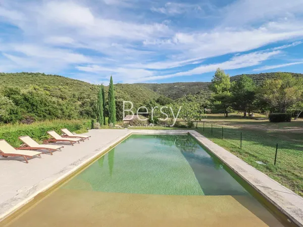 Mas en pierre de 225m2 - dépendance - 6 (4+2) chambres - Piscine 13x5,5m - Garage 70m2
